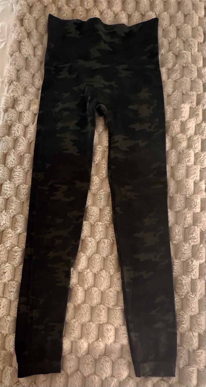 Spanx Look At Me Now Seamless Camo Leggings Women’s Green Compression Pants Sz S